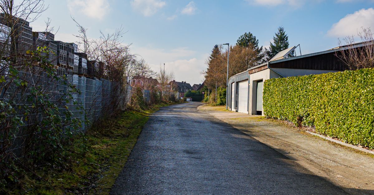 Understanding the Benefits of Regular Concrete Driveway Cleaning
